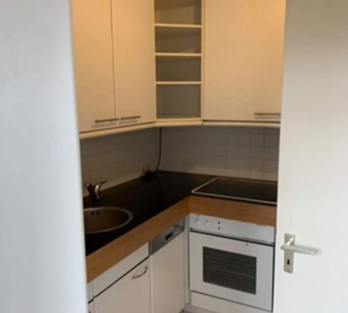 Bright Old Building Whole Apartment كولونيا